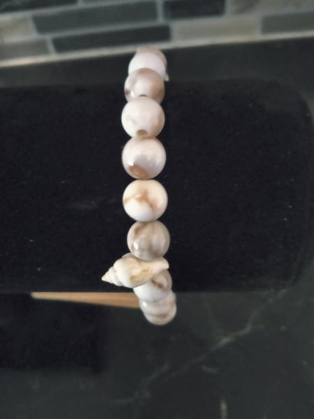 Shell and Beads stretch bracelet