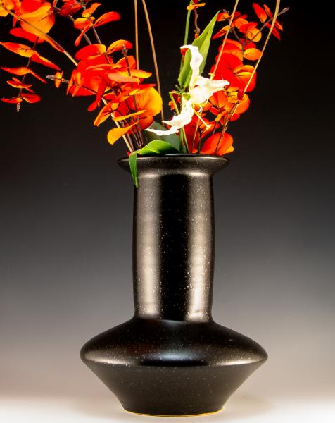 Black Contemporary Flower Vase