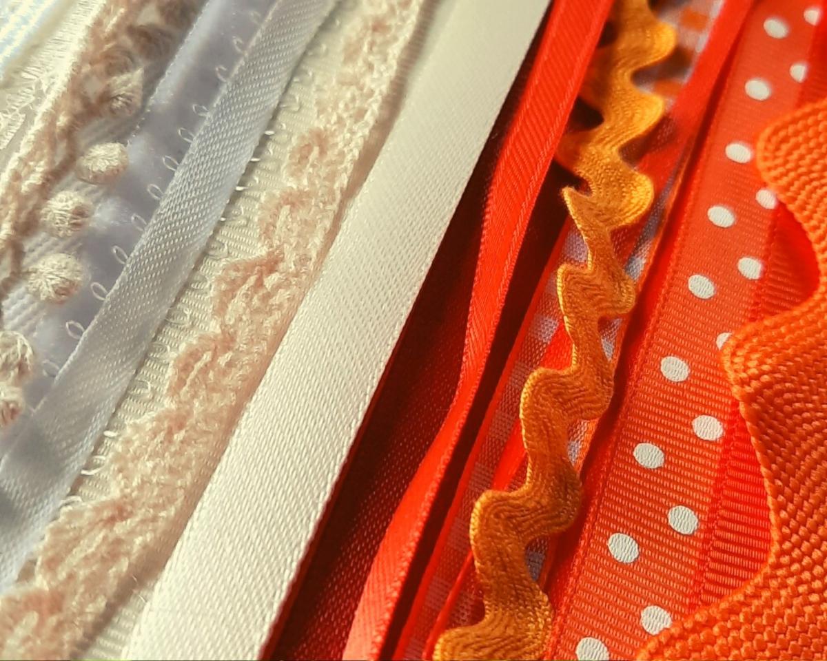 12" Irish Ribbon and Lace Flag picture