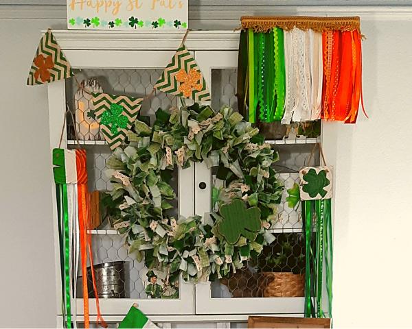 12" Irish Ribbon and Lace Flag picture
