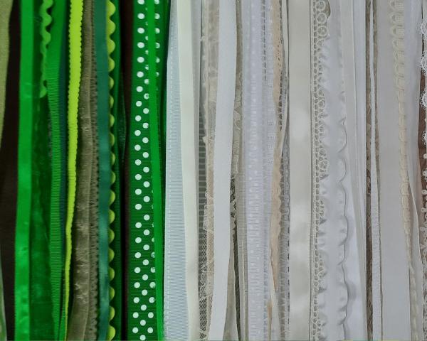 32" Irish Ribbon and Lace Flag picture