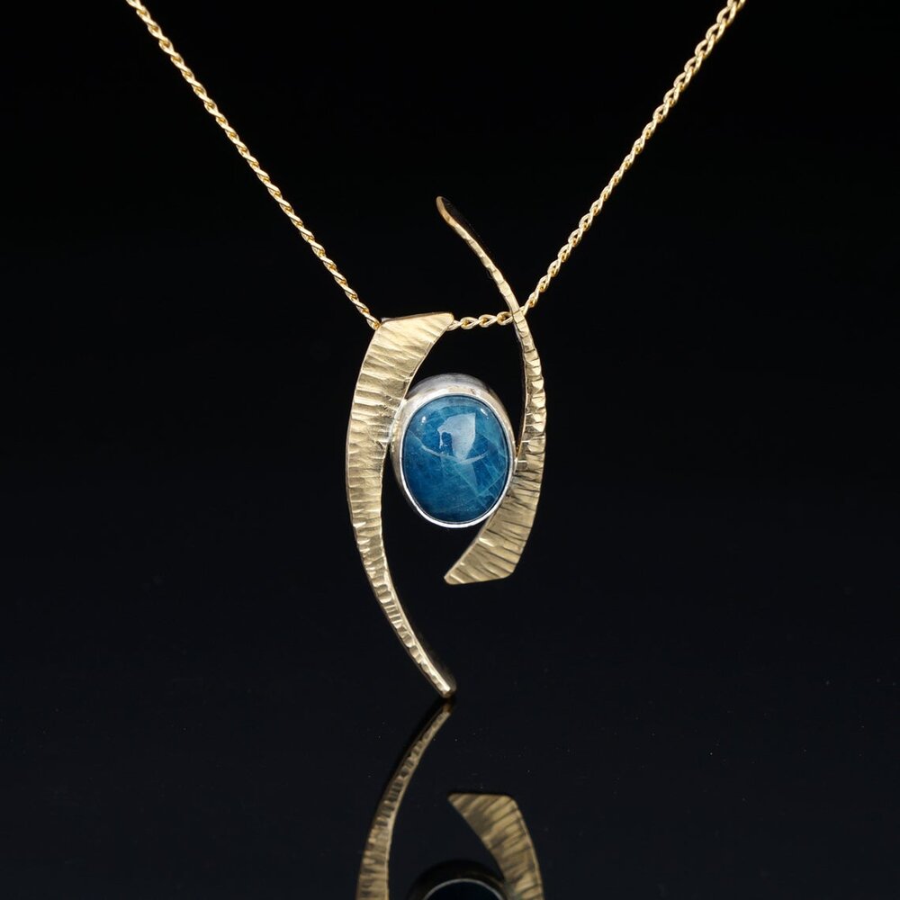 Apatite Bypass Necklace picture