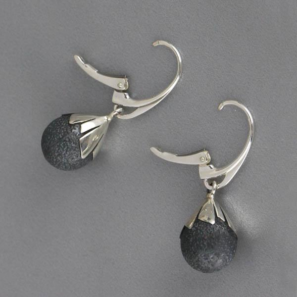 Swing Stone Earrings picture