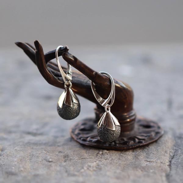 Swing Stone Earrings picture