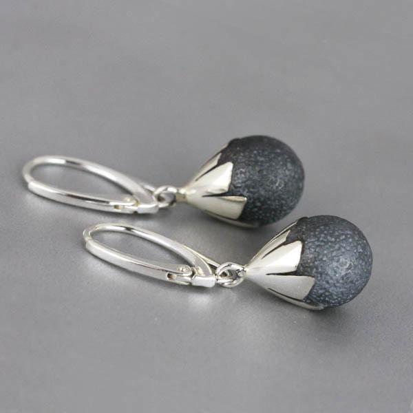 Swing Stone Earrings picture