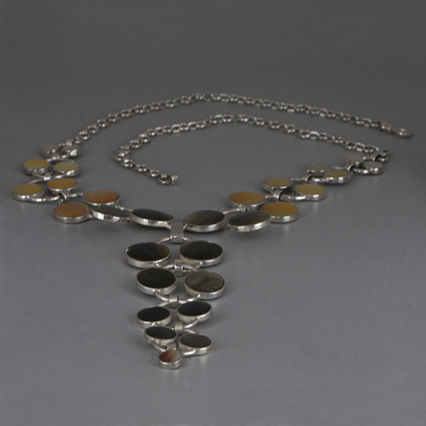 Queen Necklace picture