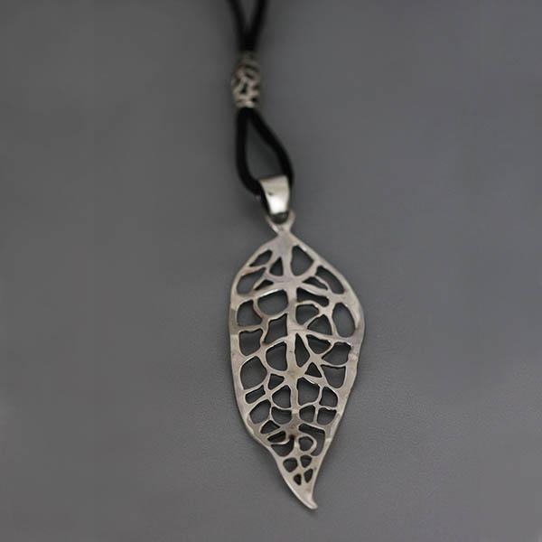 Leaf Necklace picture