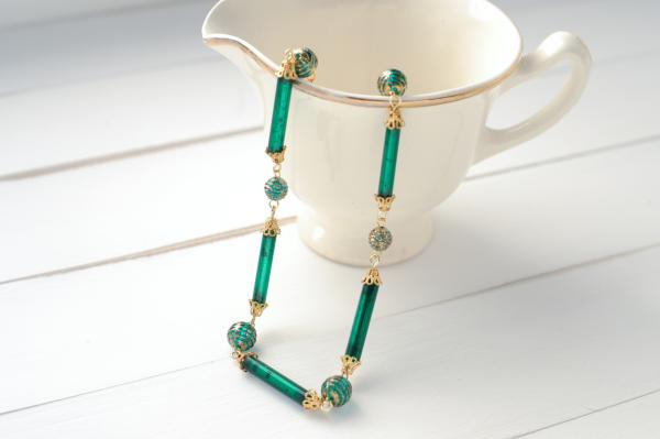 emerald green necklace picture