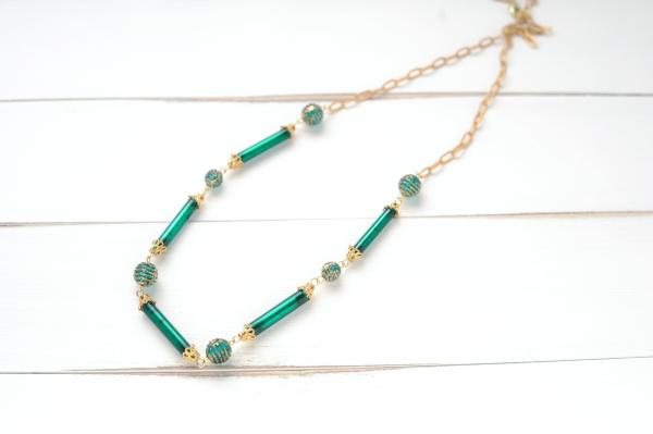 emerald green necklace picture