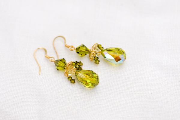 Peridot green crystal earrings picture