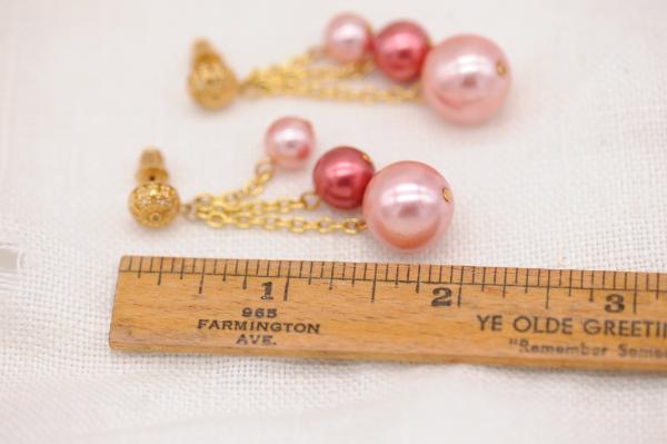 Pink pearl earrings picture