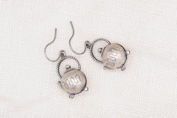 Teapot earrings picture