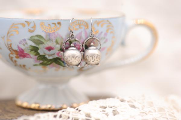 Teapot earrings picture