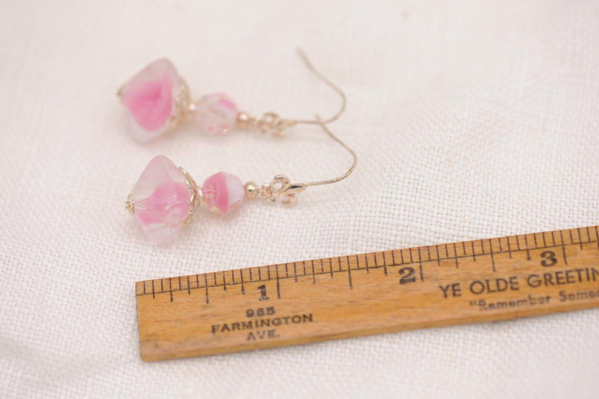 Pink givre glass earrings picture