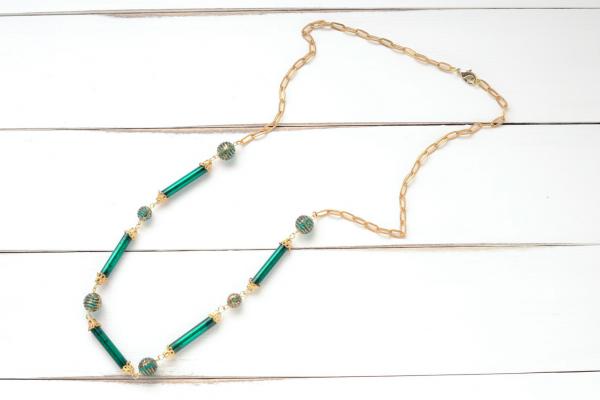 emerald green necklace picture
