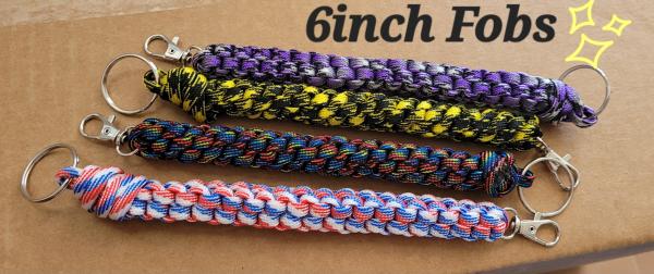 Paracord keychains