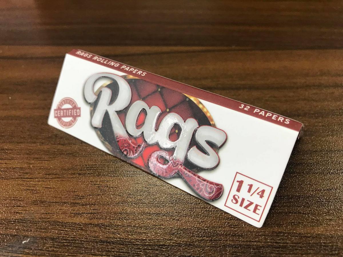RAGS ROLLING PAPERS 1 -1/4" SINGLE BOOKLET (RED) picture