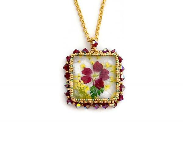 Dried red flower pendant necklace