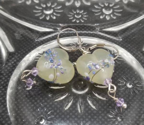 Light green heart lamp work Earrings picture