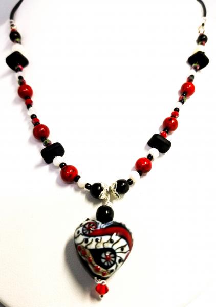 Black and red heart pendant picture