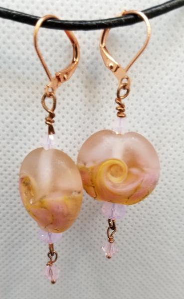 Pink swirl Lamp work Earring picture