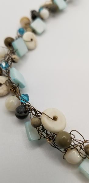 Blue mother of pearl Wire Crochet picture