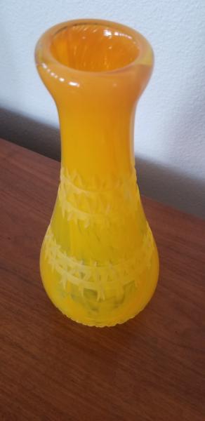 Cut Saffron vase picture