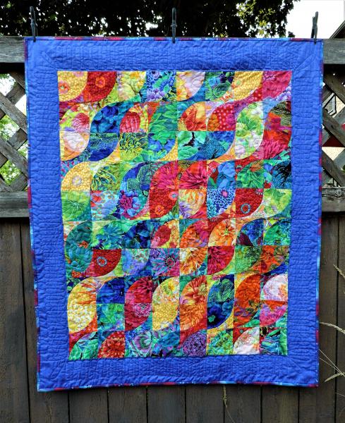 Waves of Color Quilted Wallhanging