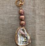 Beaded Oyster Keychain - Pink/Gold