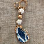 Beaded Oyster Keychain - Blue Fish