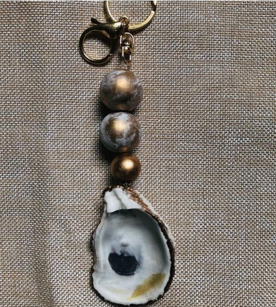 Oyster Keychain - White/Gold Beads picture