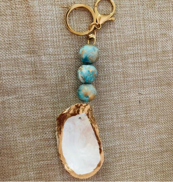 Oyster Keychain - Teal/Gold