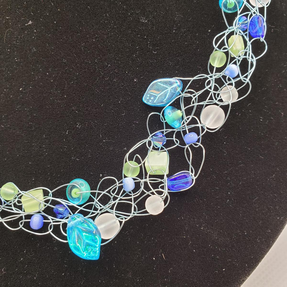 Seafoam Leaves wire crochet necklace picture