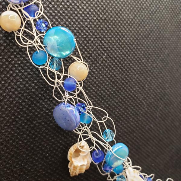 Blue and White Seashell wire crochet necklace picture