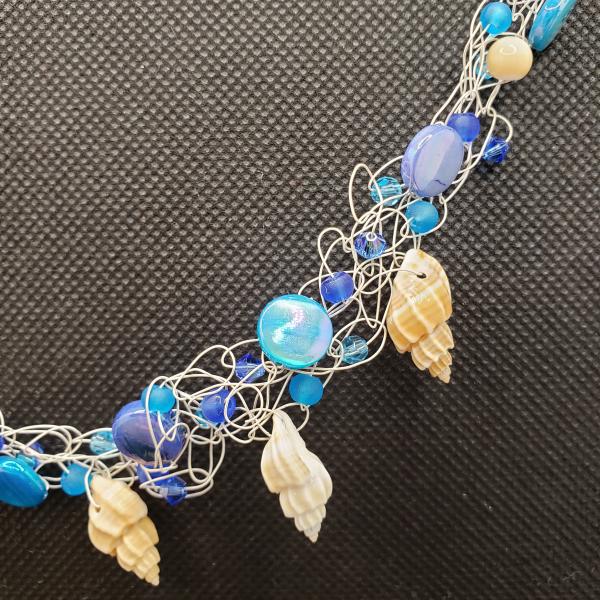 Blue and White Seashell wire crochet necklace picture