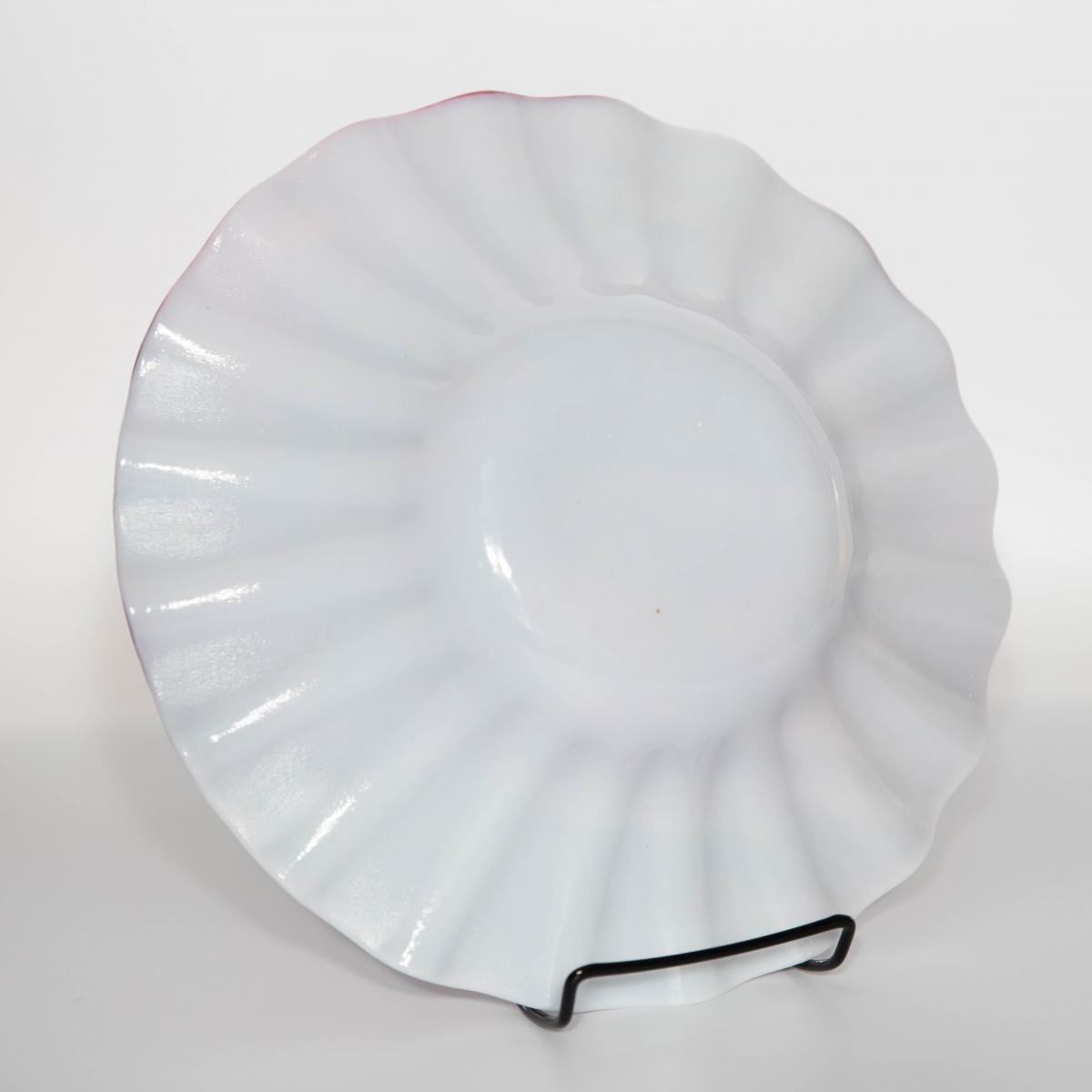 Bowl - Raspberry cream pattern bowl with swirl edge picture