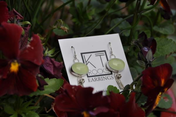 Apple Chalcedony Oval Earrings picture