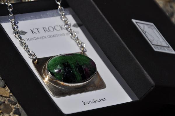 Zoisite Oval Pendant Necklace picture