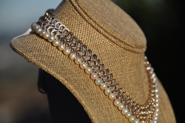 Pearl Infinity Choker picture