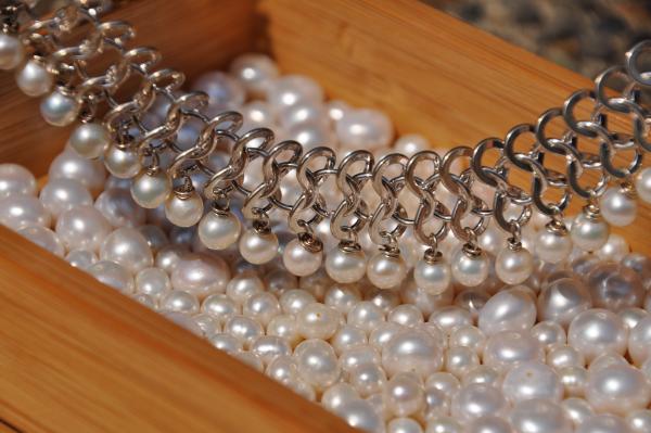 Pearl Infinity Choker