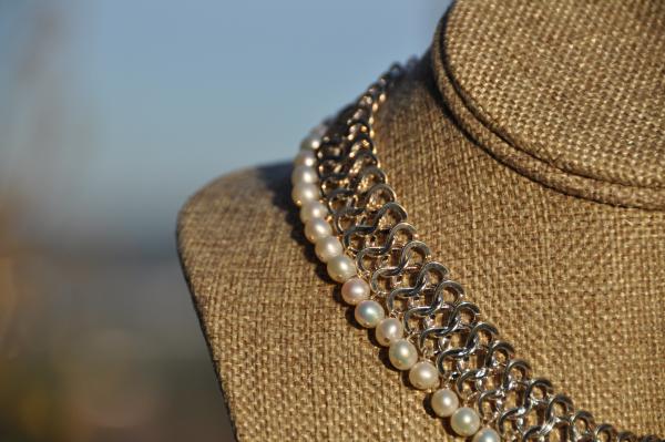 Pearl Infinity Choker picture