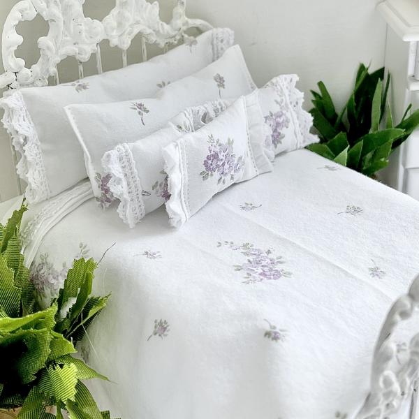 Lavender Floral Bedding Set- Lily picture