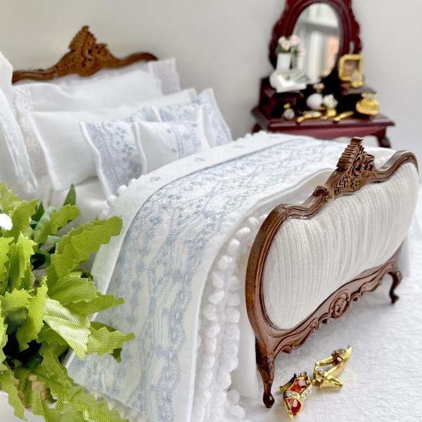 Blue Embroidered Bedding Set- Regina