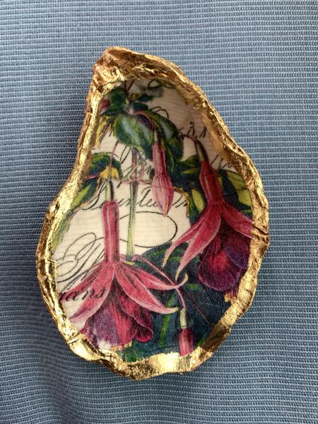 Fuchsia Oyster Shell Ring Dish