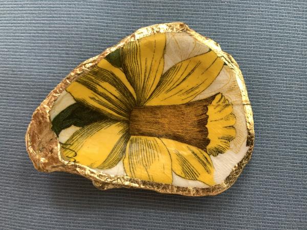 Daffodil Oyster Shell Trinket Dish