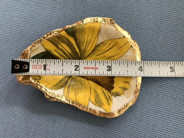 Daffodil Oyster Shell Trinket Dish picture