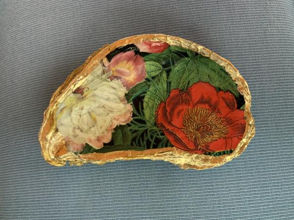 Multi Flowered Oyster Shell Trinket Dish picture