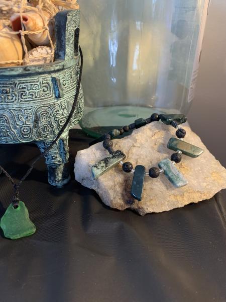 Emerald & Volcanic Beaded Bracelet picture