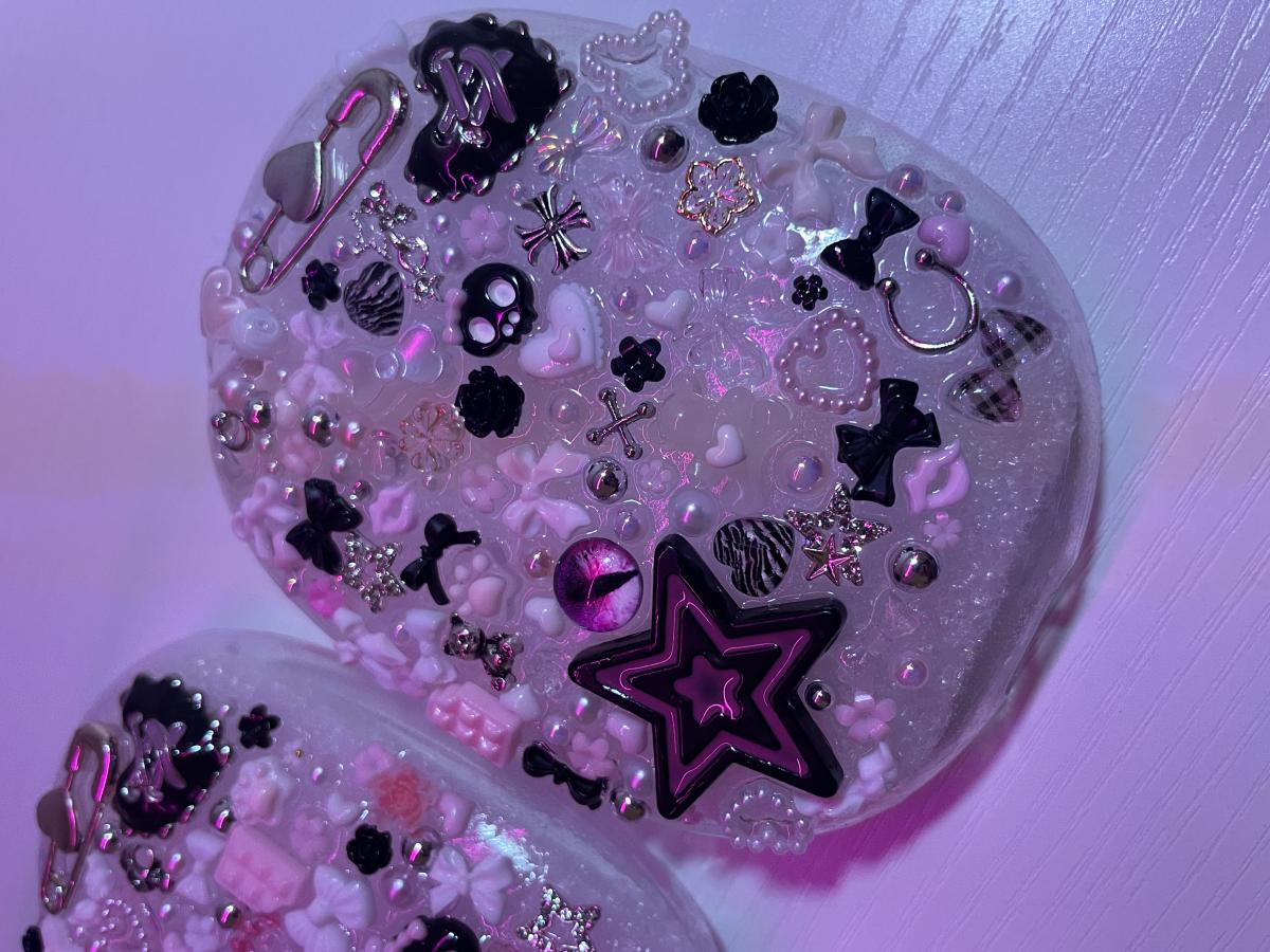 Junk AirPod Max Cases picture