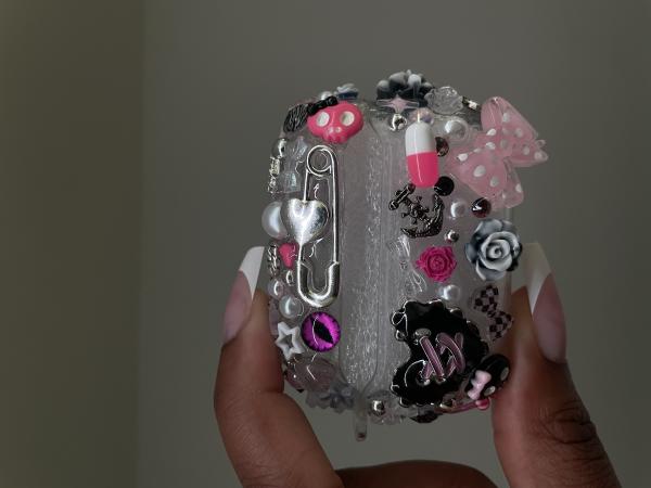 Junk AirPod Pro case